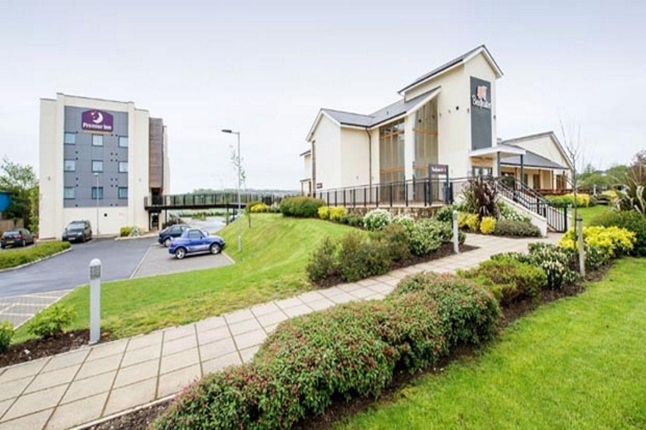 Premier Inn Newton Abbot Exterior foto